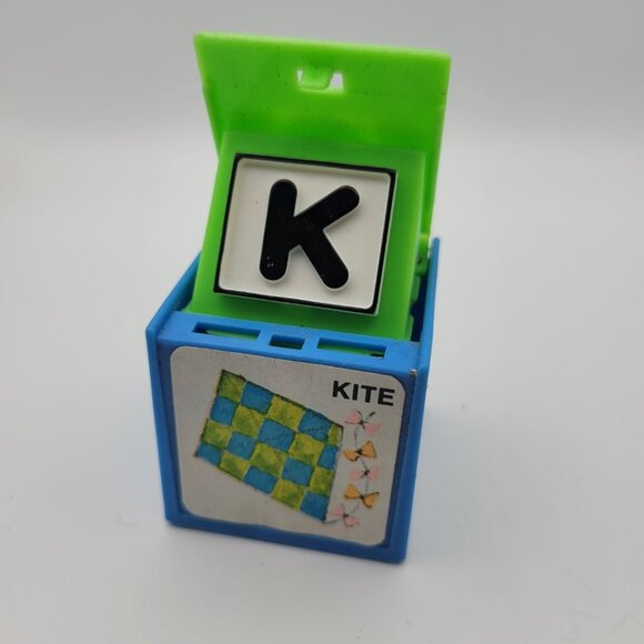 1972 Mattel Alphabet Pop Up Block Toy Plastic Vintage Letter Learn School Kite - Picture 5 of 5